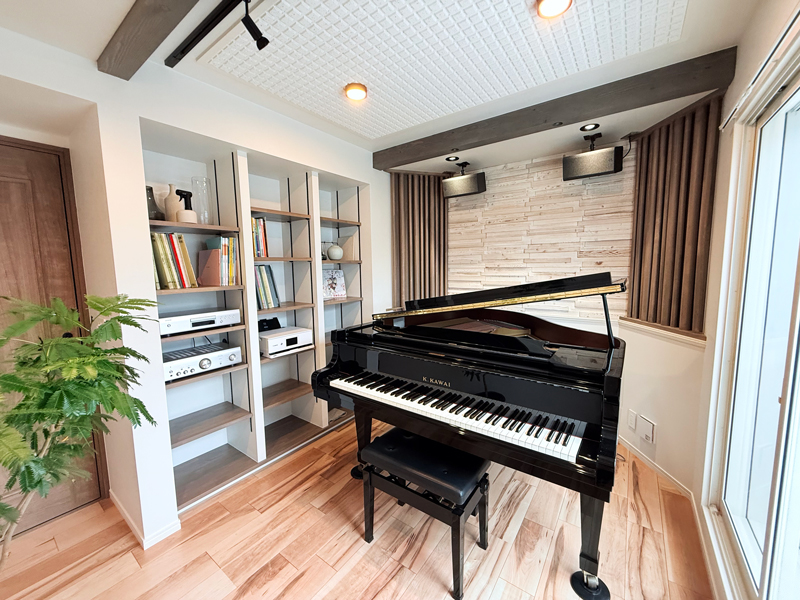 三矢様ピアノルーム1
