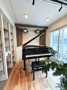 三矢様ピアノ室2